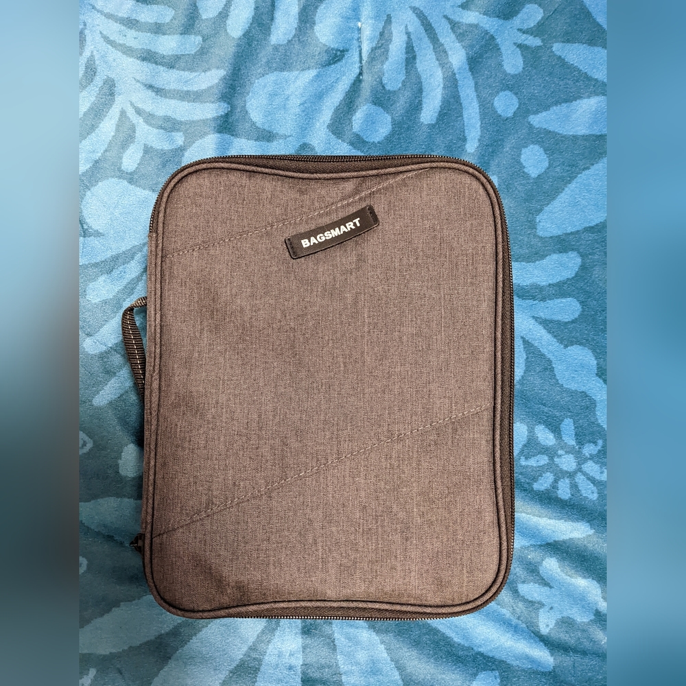 Bag smart travel electronic organizer